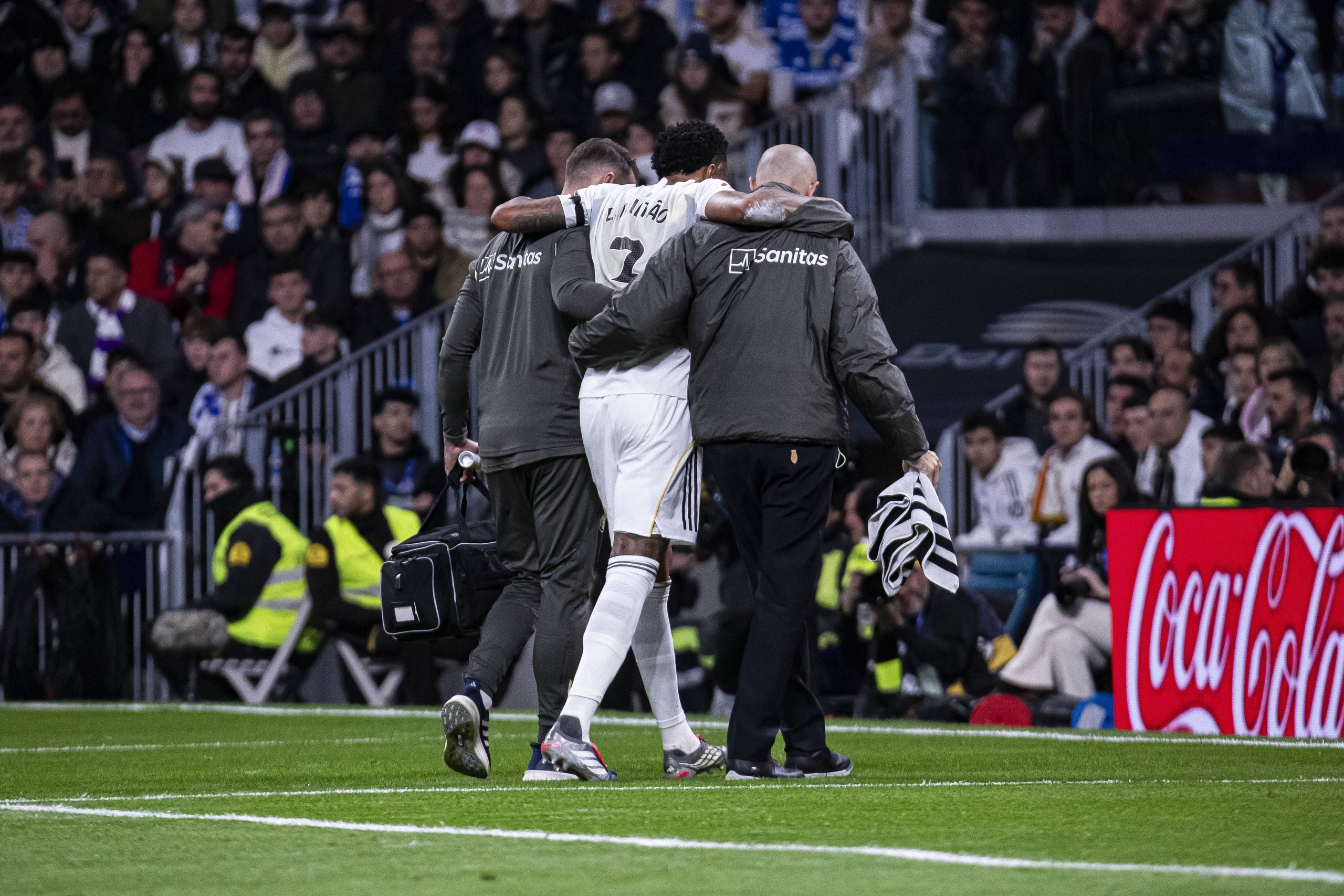 开云部门-记者：米利唐若不手术5周后就能复出，但复发概率极高